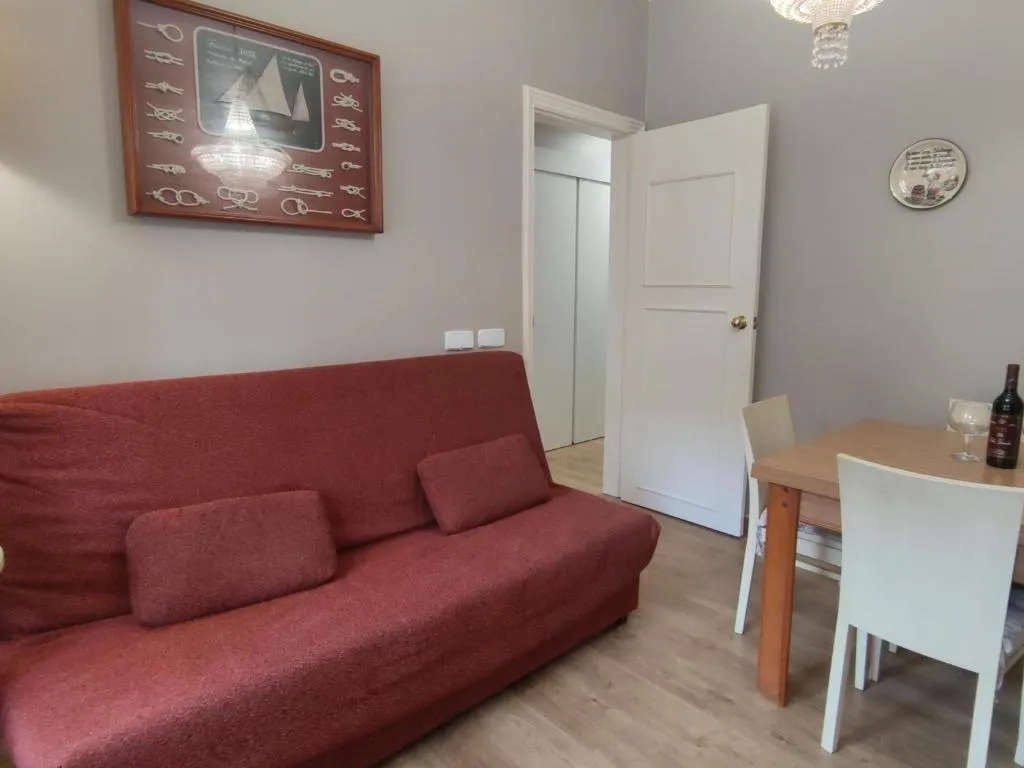 Imagen 6 de Apartamento con terraza a metros de la playa y zona comercial, ideal familiar - Costa Brava - ES-209-68