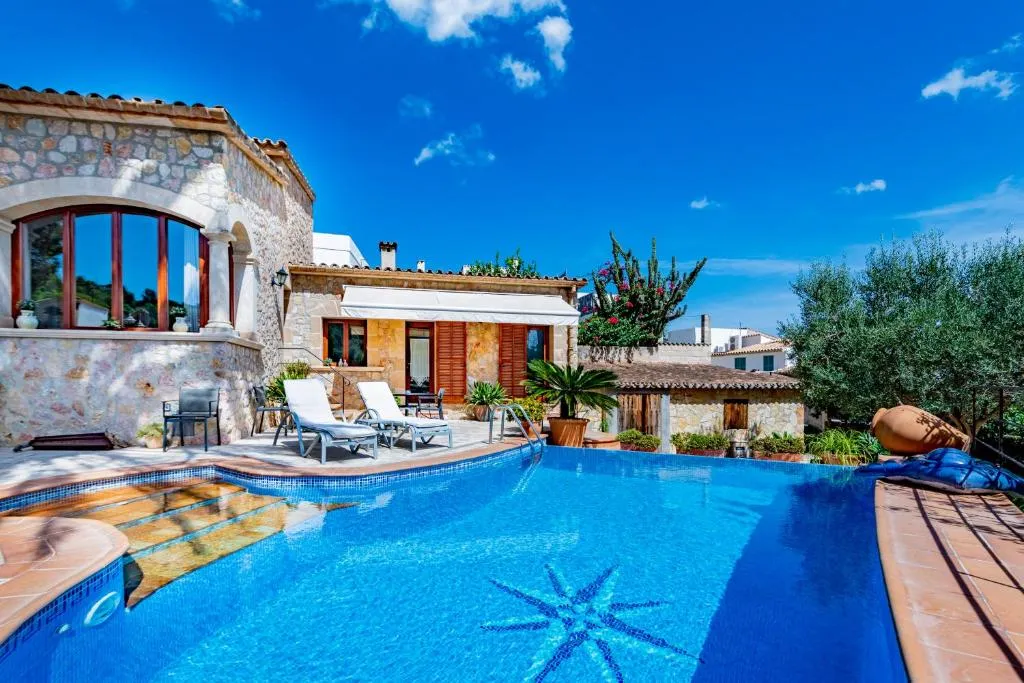 Imagen de Villa in center of Pollensa with pool and jacuzzi