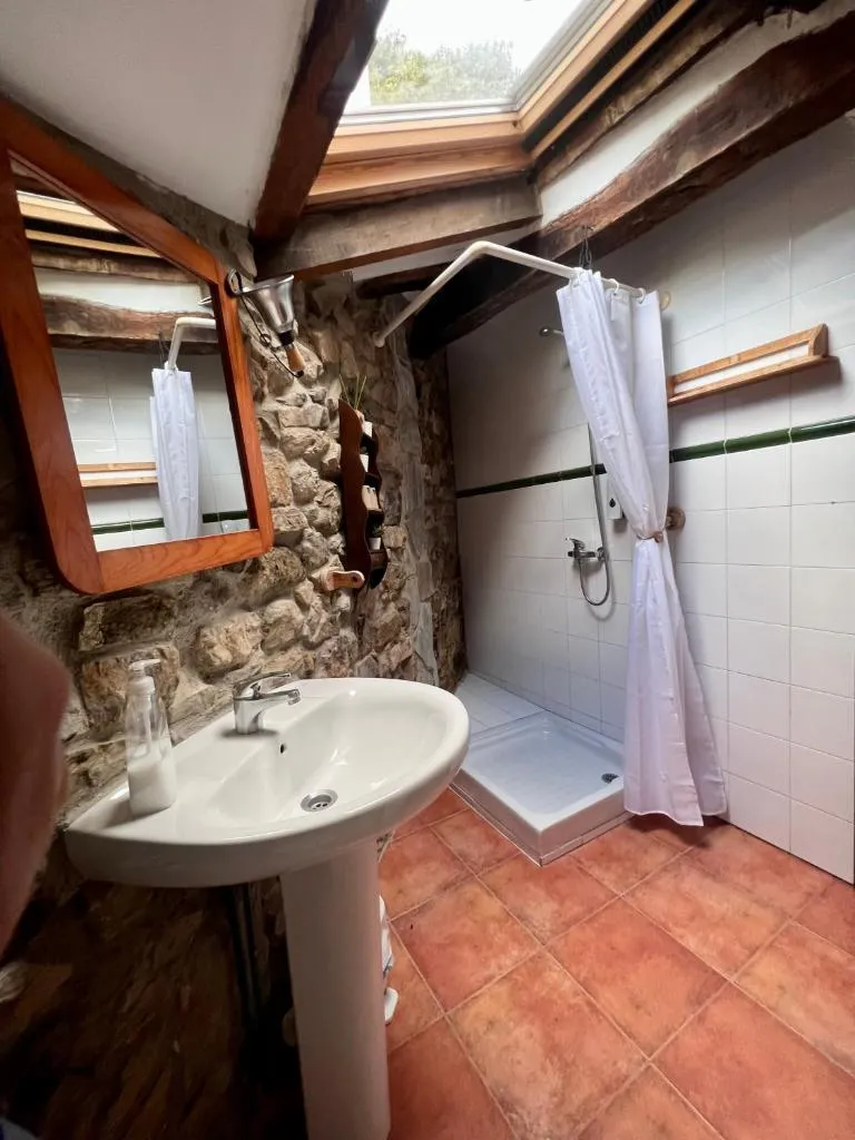 Imagen 5 de Casa Rural Basiver - Habitación Braña de Los Tejos