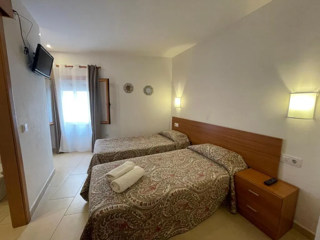 Imagen 8 de P&R hostals Codolar
