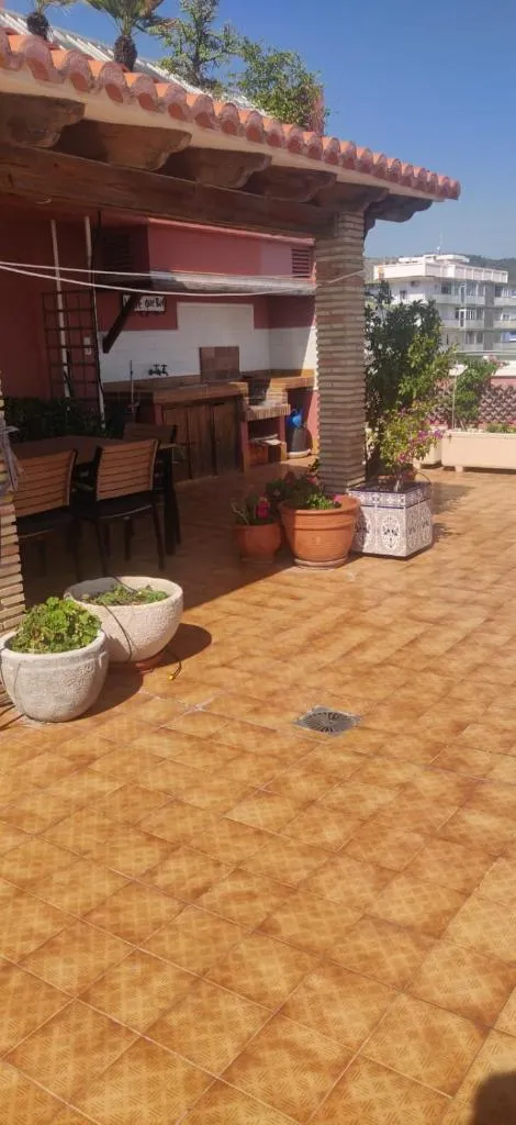 Imagen 8 de Espectacular terraza y vistas en 1a línea de playa
