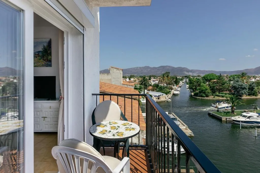 Imagen de Lovely Mediterranean Penthouse in Costa Brava