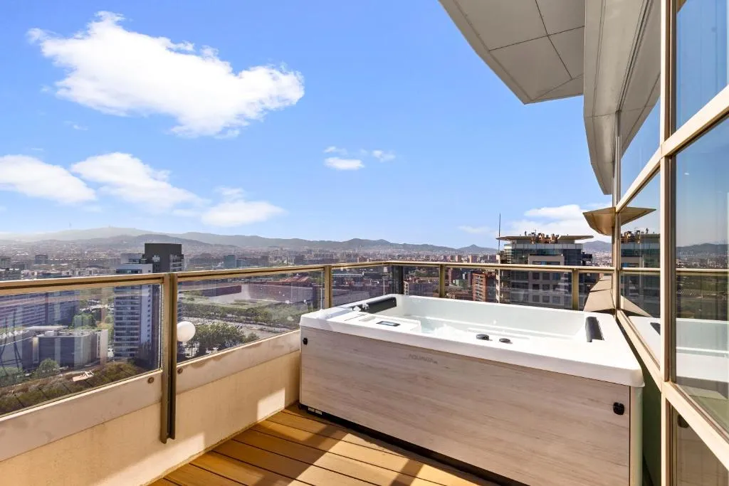 Imagen 3 de Penthouse Duplex with Epic Views
