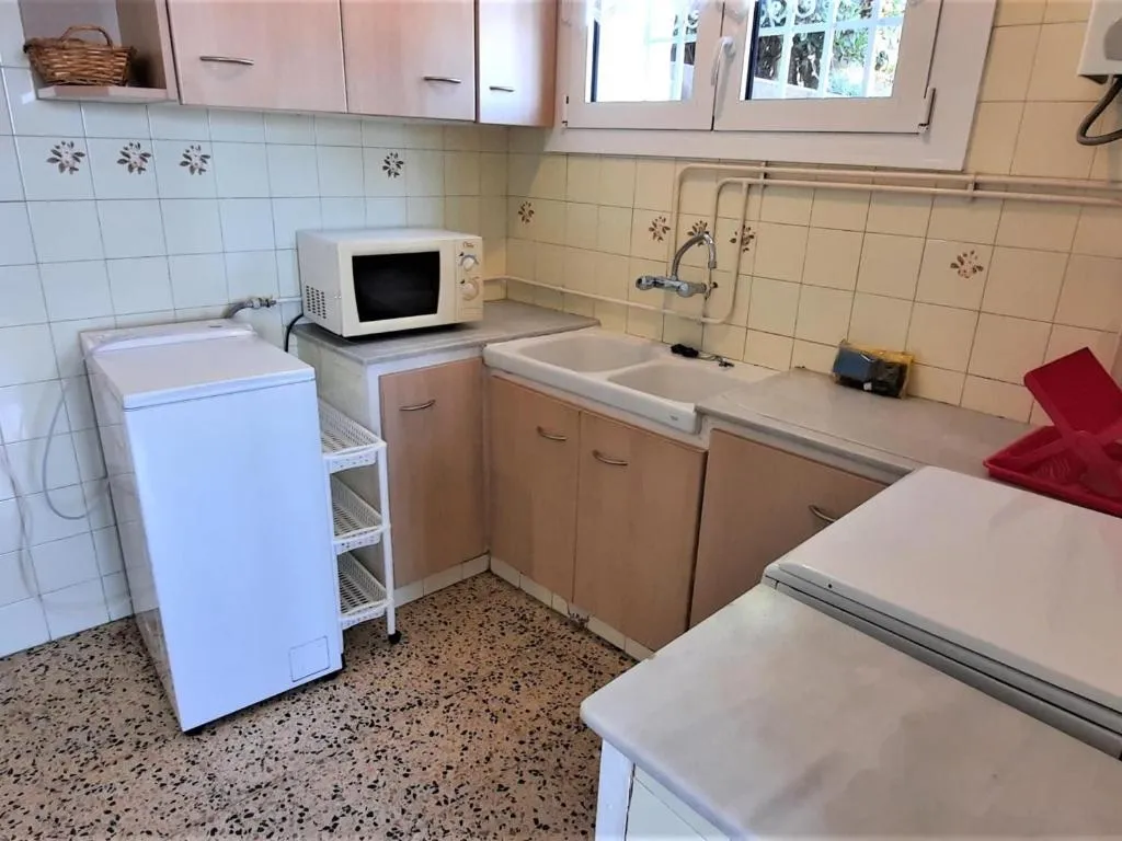 Imagen 8 de Apartamento familiar frente al mar con jardín, barbacoa, aparcamiento y mascotas permitidas - ES-170-70