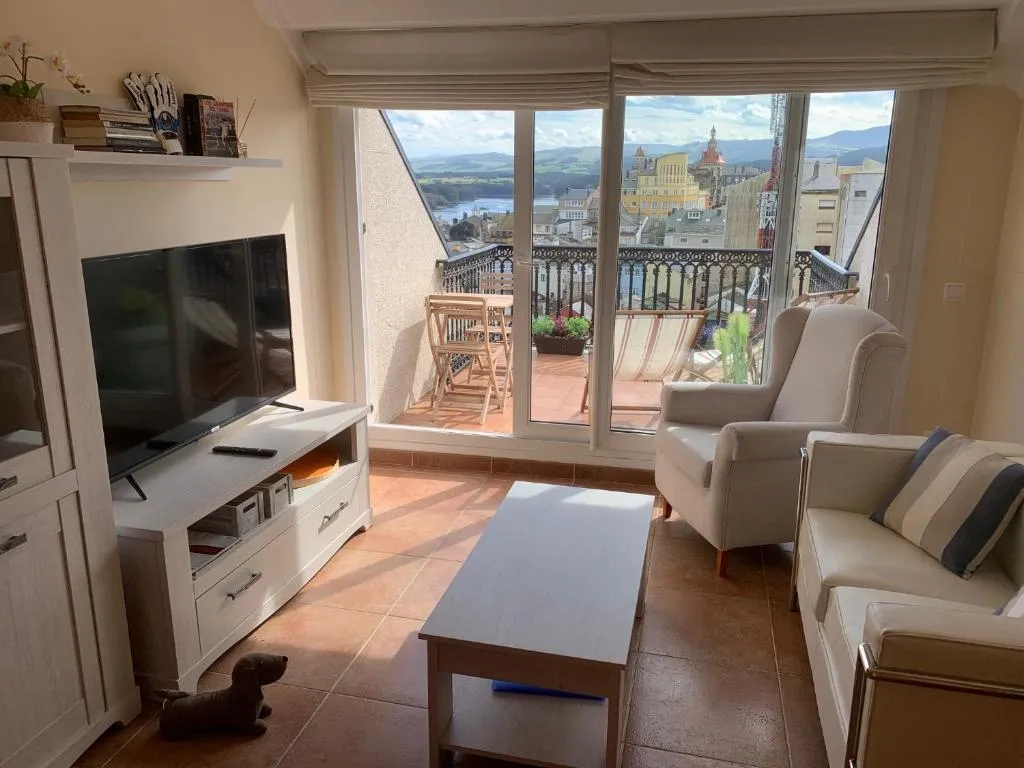 Imagen 7 de MODERNO PISO CON LA MEJOR TERRAZA DE RIBADEO Y VISTAS MARAVILLOSAS