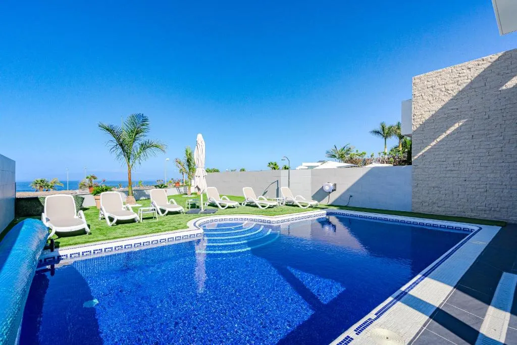 Imagen 3 de Villa Elisabetta, Luxury Villa with Heated Pool Ocean View in Adeje, Tenerife