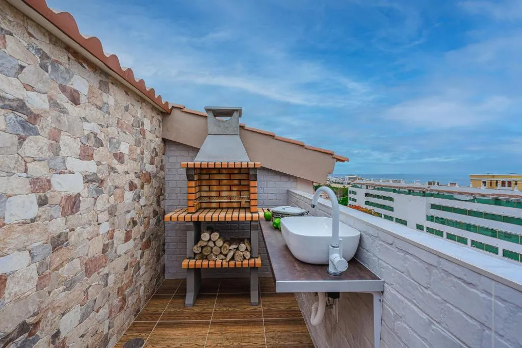 Imagen 1 de RED Large family apartment, three floors, 10 guests