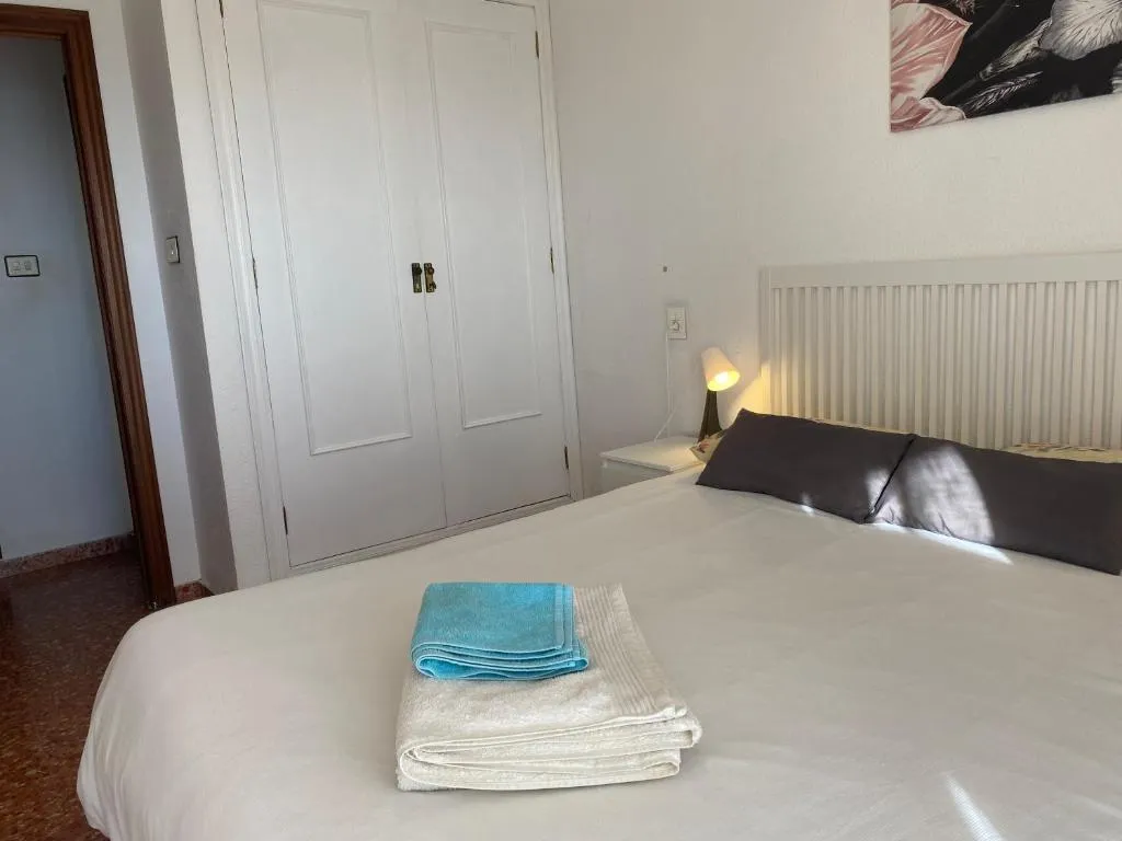 Imagen 5 de High-Floor Bright Apartment with Sea Views